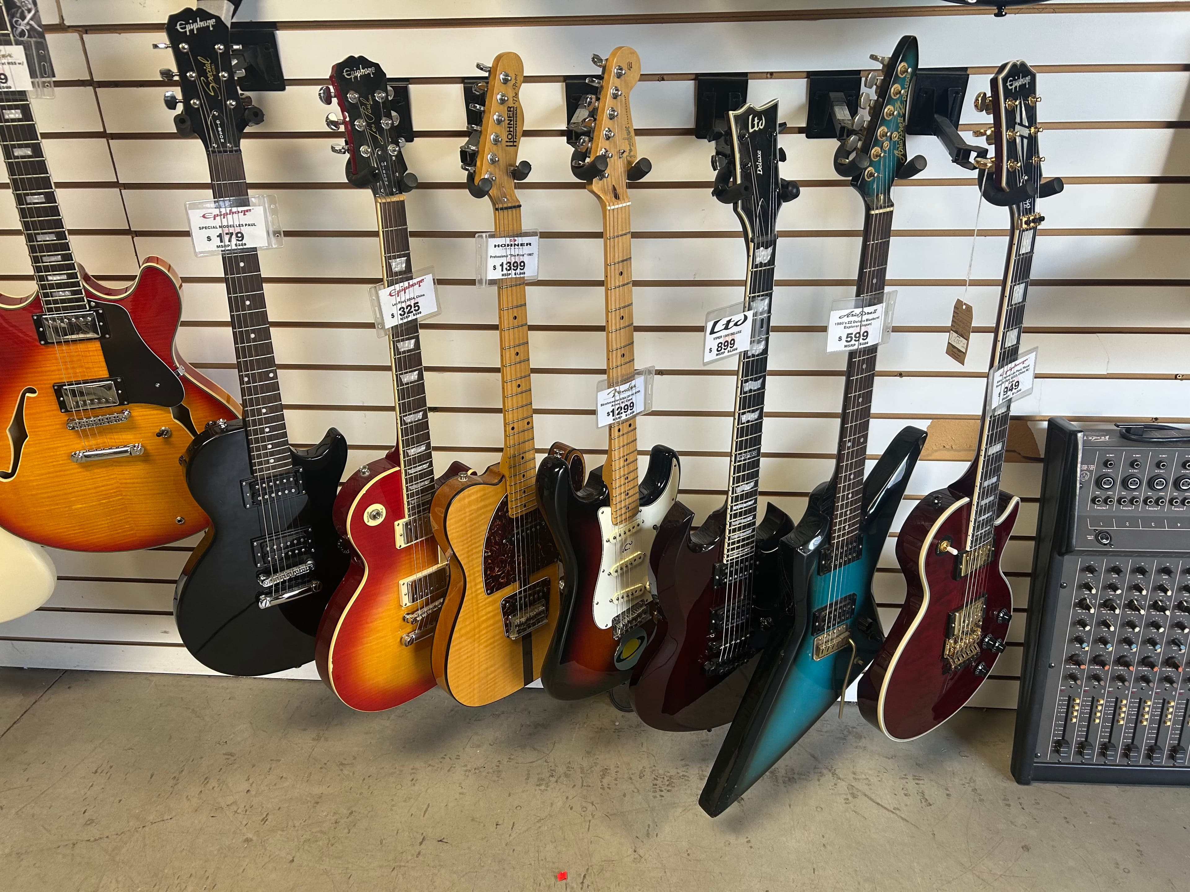 Cash 1 Pawn electric guitars including Epiphone Les Paul, Fender, ESP LTD, and Hohner for sale - buy electric guitars missoula | Missoula MT